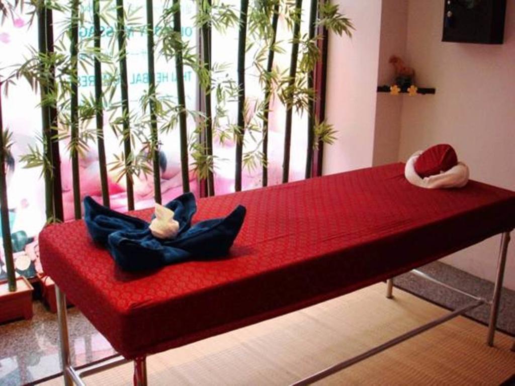 Regent Silom Hotel Bangkok Bagian luar foto