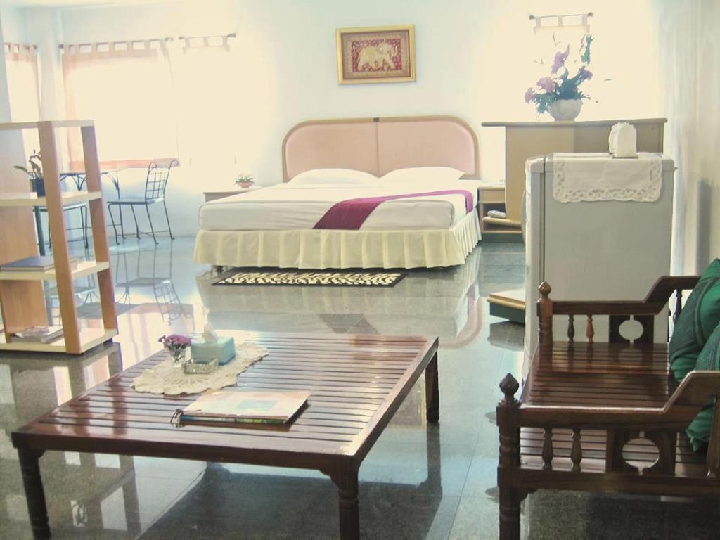 Regent Silom Hotel Bangkok Bagian luar foto